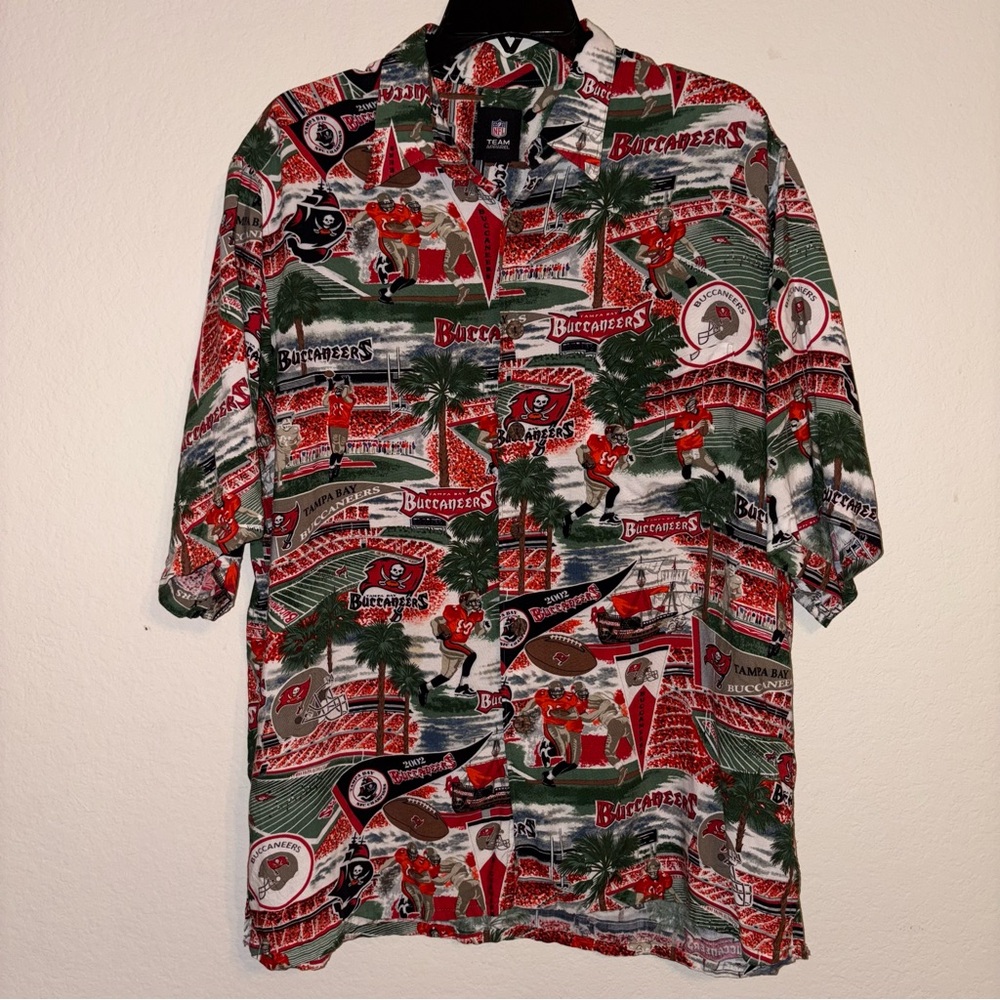 NFL Team Apparel Tampa Bay Buccaneers Hawaiian Shirt